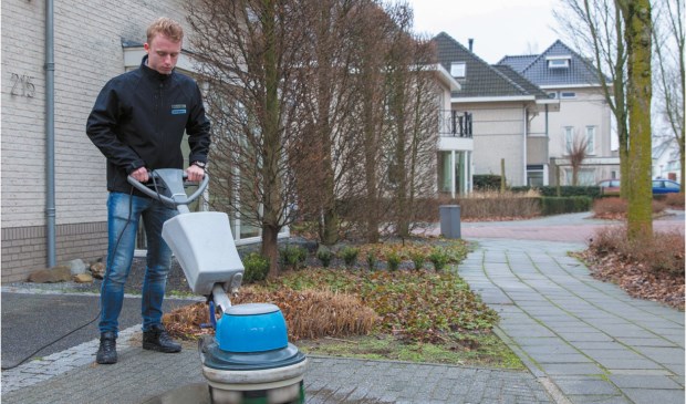 Veghelaar Nick van der Horst is gestart als De Borstelman.