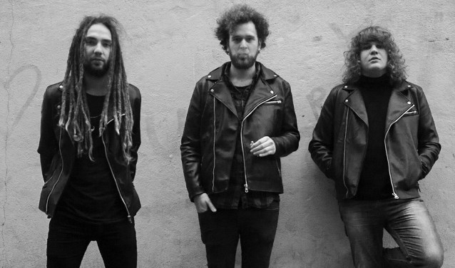 The Ballet Bombs zijn een fresh'n'loud stoner-garage trio uit Eindhoven