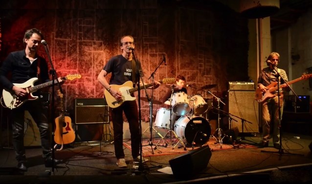 De band Stolen Moments steelt de show op zondag 24 maart in De Afzakkerij.