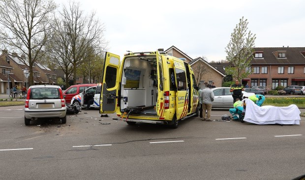 Motorrijder gewond op de Leygraaf. (Foto: Charles Mallo / Foto Mallo)