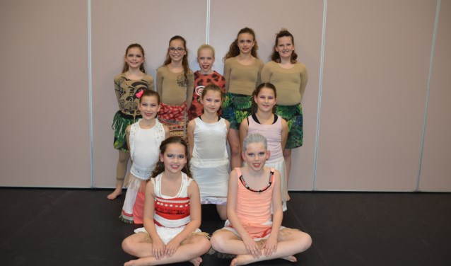 Deze dames behaalden een eerste plaats met het thema 'Vaiana'.