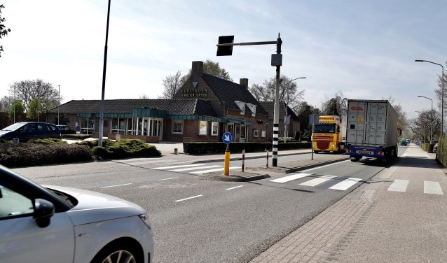 Aanwonenden van de N264 in Sint Hubert klagen over overlast. (foto: SK-Media)