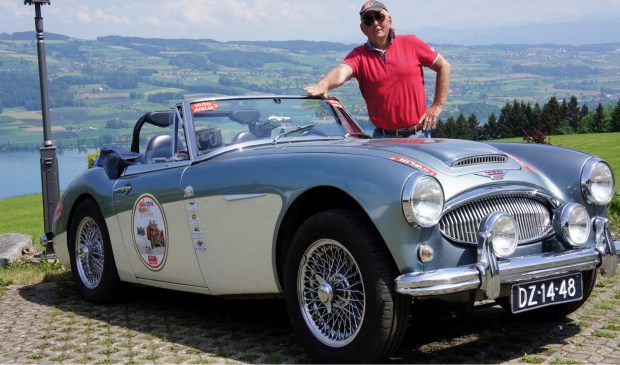 Martien de Louw met z’n Austin Healey.