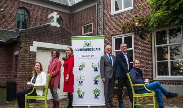 Het team van het Scheidingscafé. (foto: Arjan Broekmans)