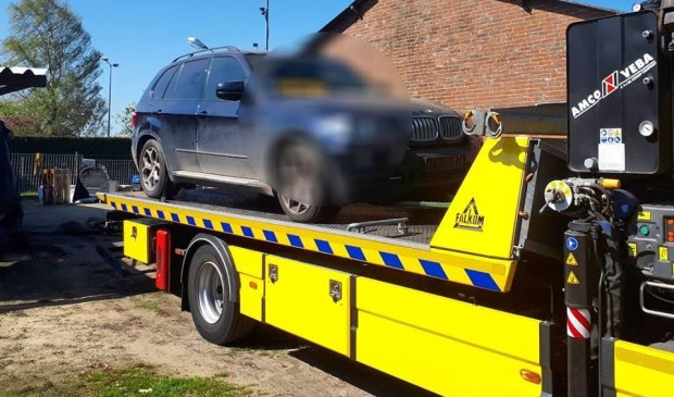 De gestolen BMW. (Foto: Facebook politie Oss)
