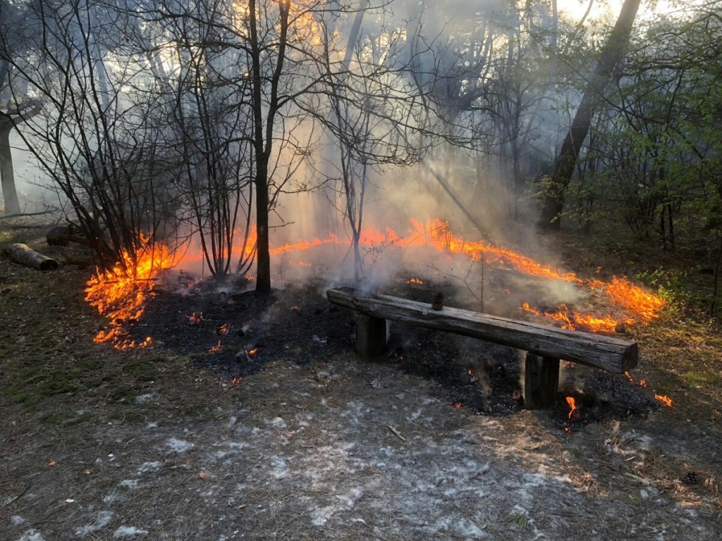 Brand in Geffen. (Foto: Lars Vorstenbosch)