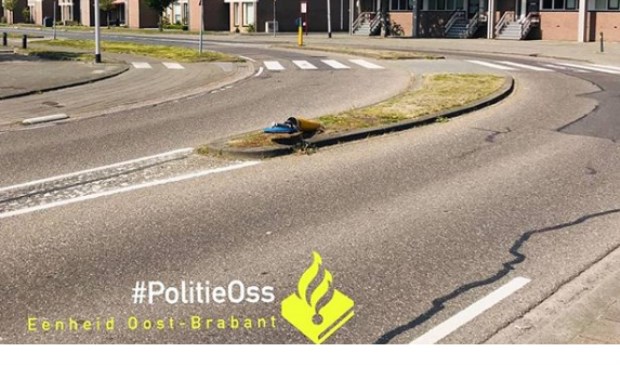 Stomdronken bestuurster veroorzaakt ongeval in Ussen. (Foto: Politie Oss Instagram)