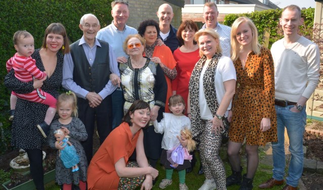 De familie van Jos en Rietje. (foto: Henk Lunenburg)