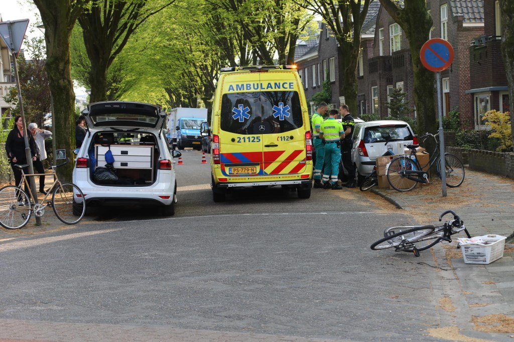 Ongeval op de kruising van de Asterstraat en de Floraliastraat. (Foto: Charles Mallo / Foto Mallo)