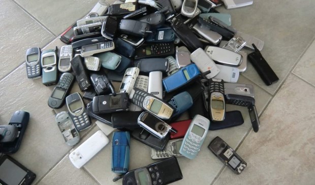 Mobieltjes verzamelen voor Stichting Opkikker.