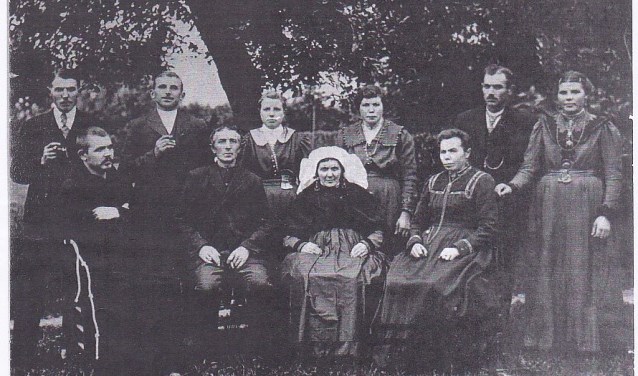 Een foto uit het jubileumboek van de familie Van Boxtel in 1920.