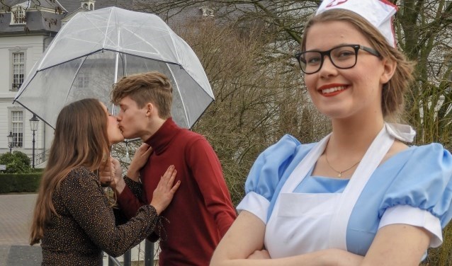 De voorstelling 'Ja Zuster, Nee Zuster' is te zien in De Weijer.