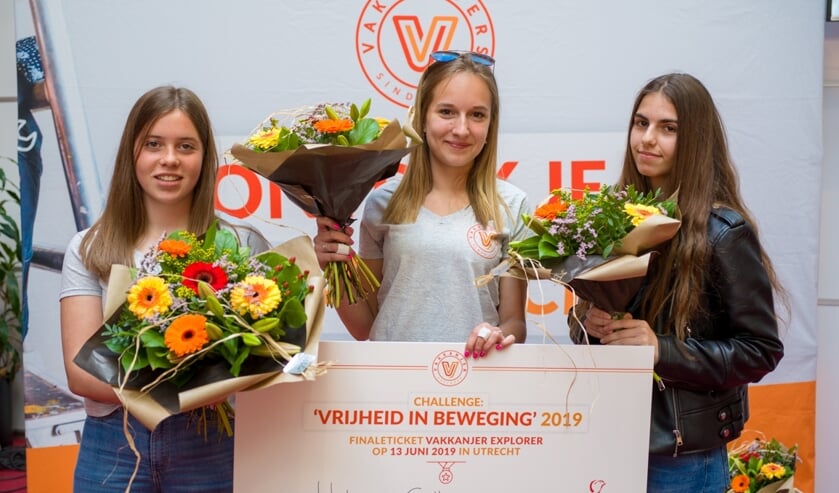 De winnende team van het Udens College tijdens de prijsuitreiking van de halve finale van Vakkanjers in Apeldoorn (foto: Olivier Huisman)