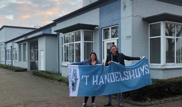 Misfits is gevestigd in 't Handelshuys. Hier Imke de Korte en Handelshuys-eigenaar Benito van Dijk