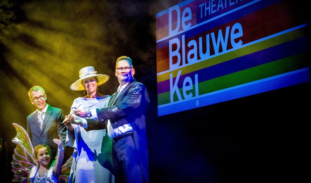Koningin Máxima opende in september 2018 De Blauwe Kei op de Noordkade. Uiterst links staat Harry Vermeulen.