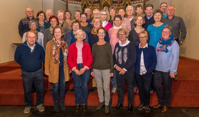 De leden van het koor nu (foto: Peter Noy)