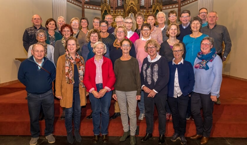 De leden van het koor nu (foto: Peter Noy)