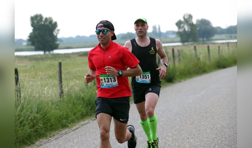 Deelnemers aan De Maasdijk. (Foto: Hans van der Poel)