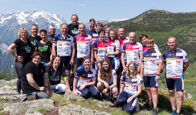 BIG Challenge Land van Cuijk, met o.a. Jos Nielen, Twan en José Jochems, Pieter en Tilly Egelmeers, Antoine, Monique en Tim van Loon, pluimveehouder Sjaak en Marja van Haare, familie Rullen.