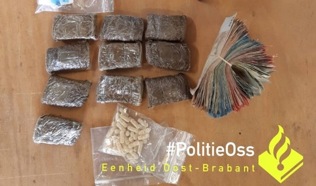 Een gedeelte van de drugs. (Foto: Facebook politie Oss)