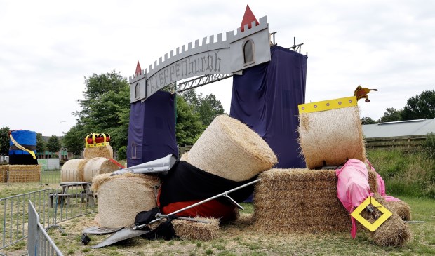 Niet alle stropoppen in Oeffelt hebben de storm afgelopen week overleefd.
