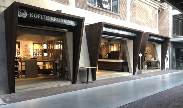 Noord Coffee Roasters krijgt er naast de branderij een koffie showroom en een koffie kruidenier bij.