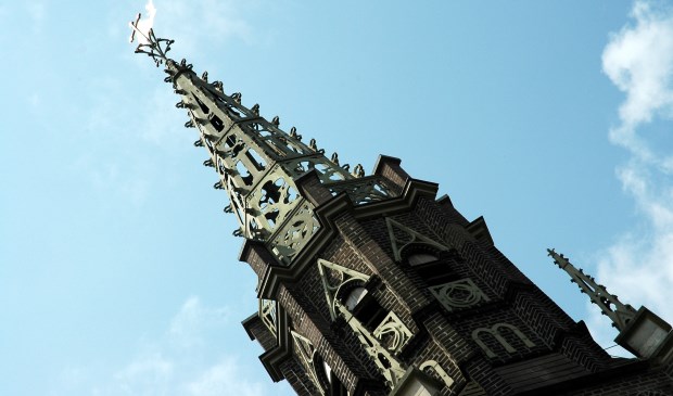De kerk van Overlangel.