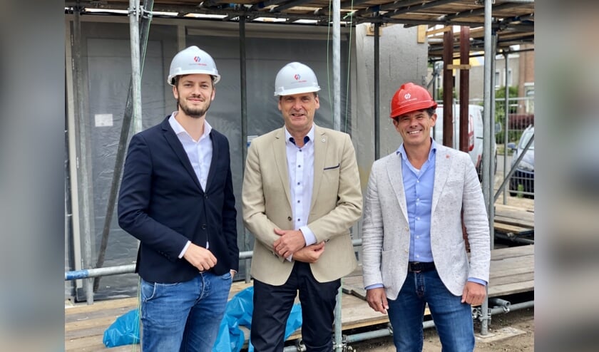 Wethouder Rik Compagne, Jan van Vucht (directeur Area) en Arno van der Heijden, (Van der Heijden Bouw en Ontwikkeling).