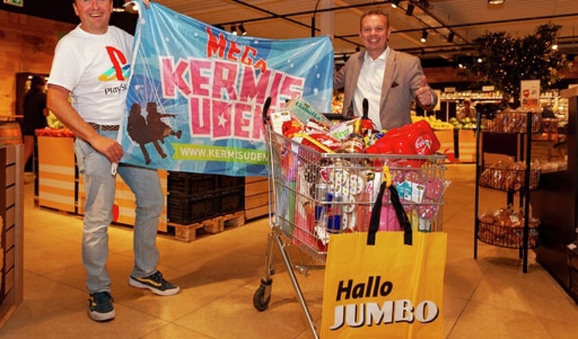 Kermismeester Pascal Donkers met Roland de Laak, eigenaar Jumbo De Laak.