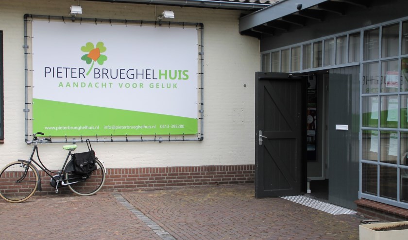De deur aan het Middegaal 25 in Veghel blijft open.