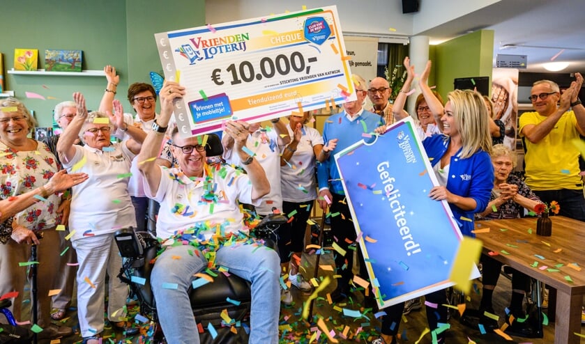 Feest bij de Stichting 'Vrienden van Katwijk' (Foto: Roy Beusker)