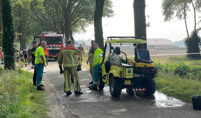 Ik ben dislexie Maar dit als dit haal ik weet toch nog wel uit Er stond een medische hulpverleningsauto in brand Volgens mij klopt dat niet Zouden ze aan de coke en pillen zijn daar?