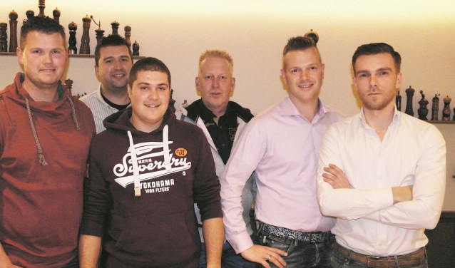 De kartrekkers voor belangrijke Reeuwijkse evenementen: v.l.n.r. Dennis v.d. Made, Richard v.d. Graaf, Sven Verkleij, Eric Voskuil, Rudi Otto en Ardy van Eijk