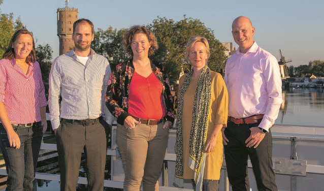 Het bestuur van Platform-Z, met v.l.n.r. Willeke de Waal, Olaf van Dijk, Iowah Munters, Matthja Sterk en Leander Hamel