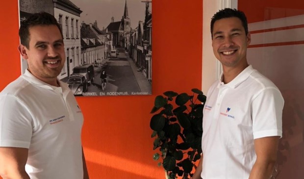 Ricardo Stavorinus en Jeffrey Schweers in hun praktijk.