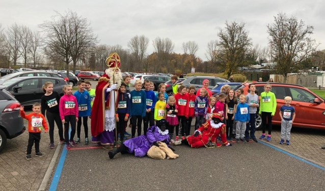 Ruim tweehonderd hardlopers deden afgelopen weekend mee aan de Sint Nicolaasloop.