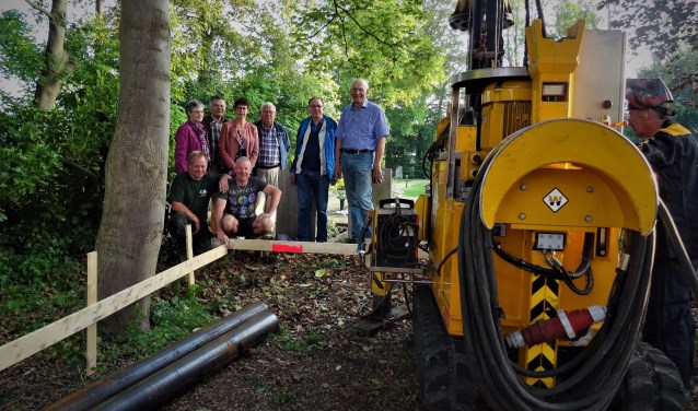 Met het slaan van de eerste palen is een begin gemaakt met de bouw van de Mariakapel. (Foto: PR
