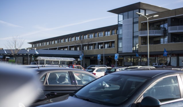 Enkele raadsleden maken zich zorgen over de parkeergelegenheid in Berkel Centrum. Wethouder Fortuyn is minder ongerust.