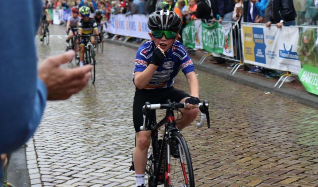 Matthijs kwam in zijn categorie als eerste over de finish in Steenbergen.