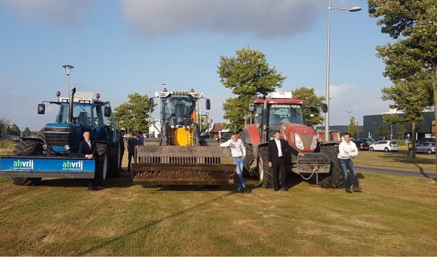 De mannen arriveerden met grof geschut op de diploma-uitreiking! (Foto: Jay Smit)