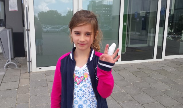 De zesjarige Laura uit Bergschenhoek sneed zichzelf in de vingers. Boosdoener: rondzwervend glas!