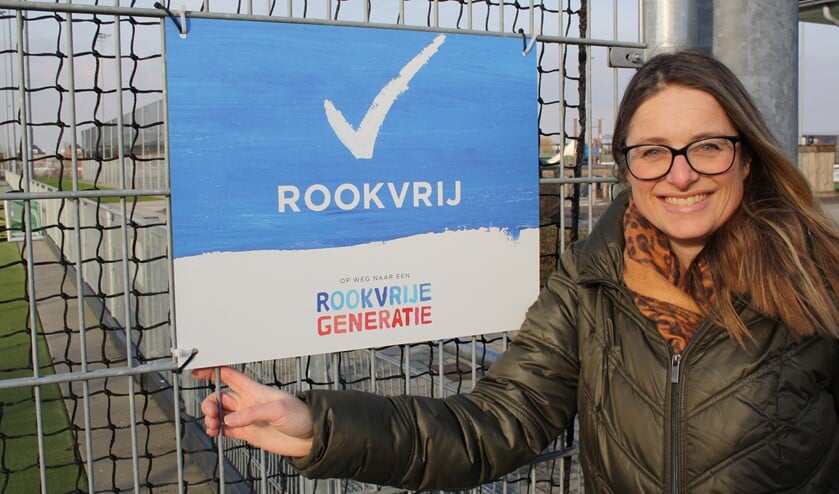 De Berkelse Jessica Baars voert een nadrukkelijke anti-rooklobby in Lansingerland. (Foto: Nanda Parlevliet)