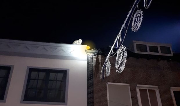 Inbrekers op het dak. (Foto: politie Oss/Weekblad Regio Oss)