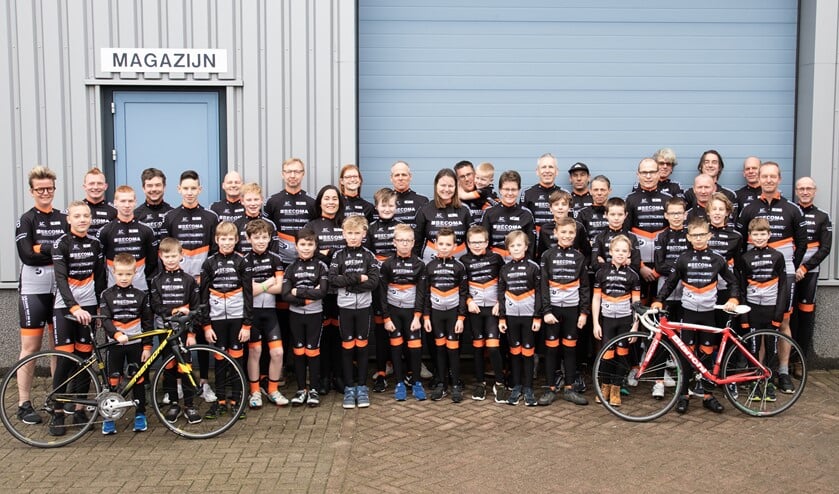 Alle fietsers van De Pedaalridders in het nieuw.