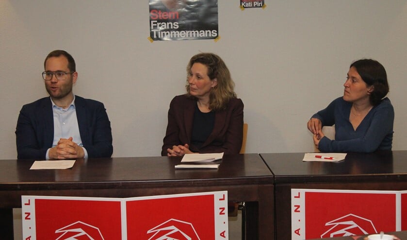 Europarlementariër Kati Piri (geheel rechts) was ook van de partij bij het debat in Lansingerland.