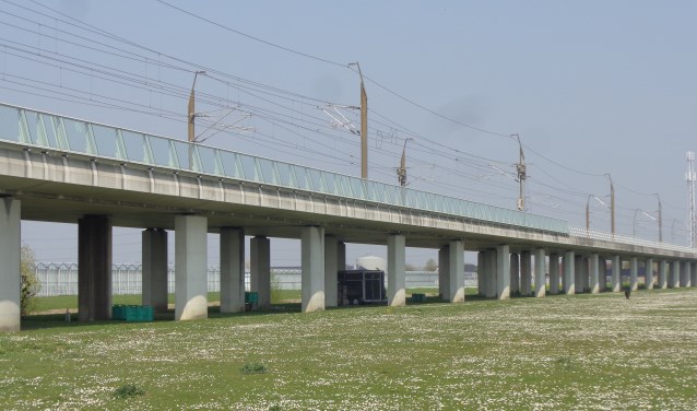 De HSL-lijn zorgt al tien jaar voor geluidsoverlast.