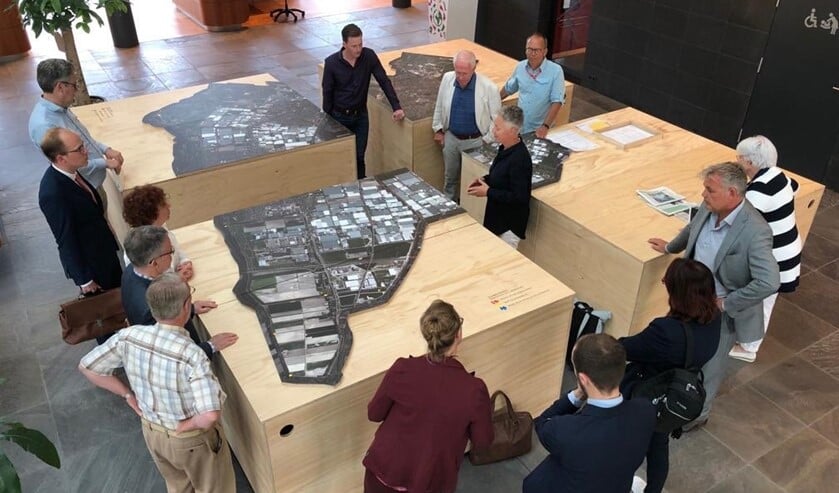 De Lansingerlandkaart in het gemeentehuis. (Foto: Twitter/@AnkievTatenhove)