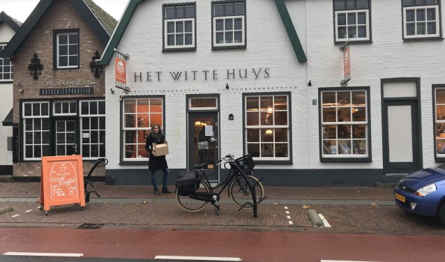 Ze kwam er als kind vaak; nu ligt haar eigen boek in de winkel.