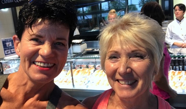 De dames hebben veel aandacht voor looptechniek.