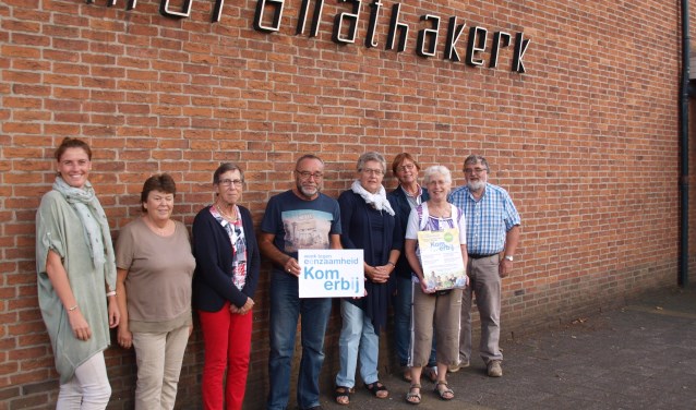 Een handjevol vrijwilligers van de in totaal vijftig.